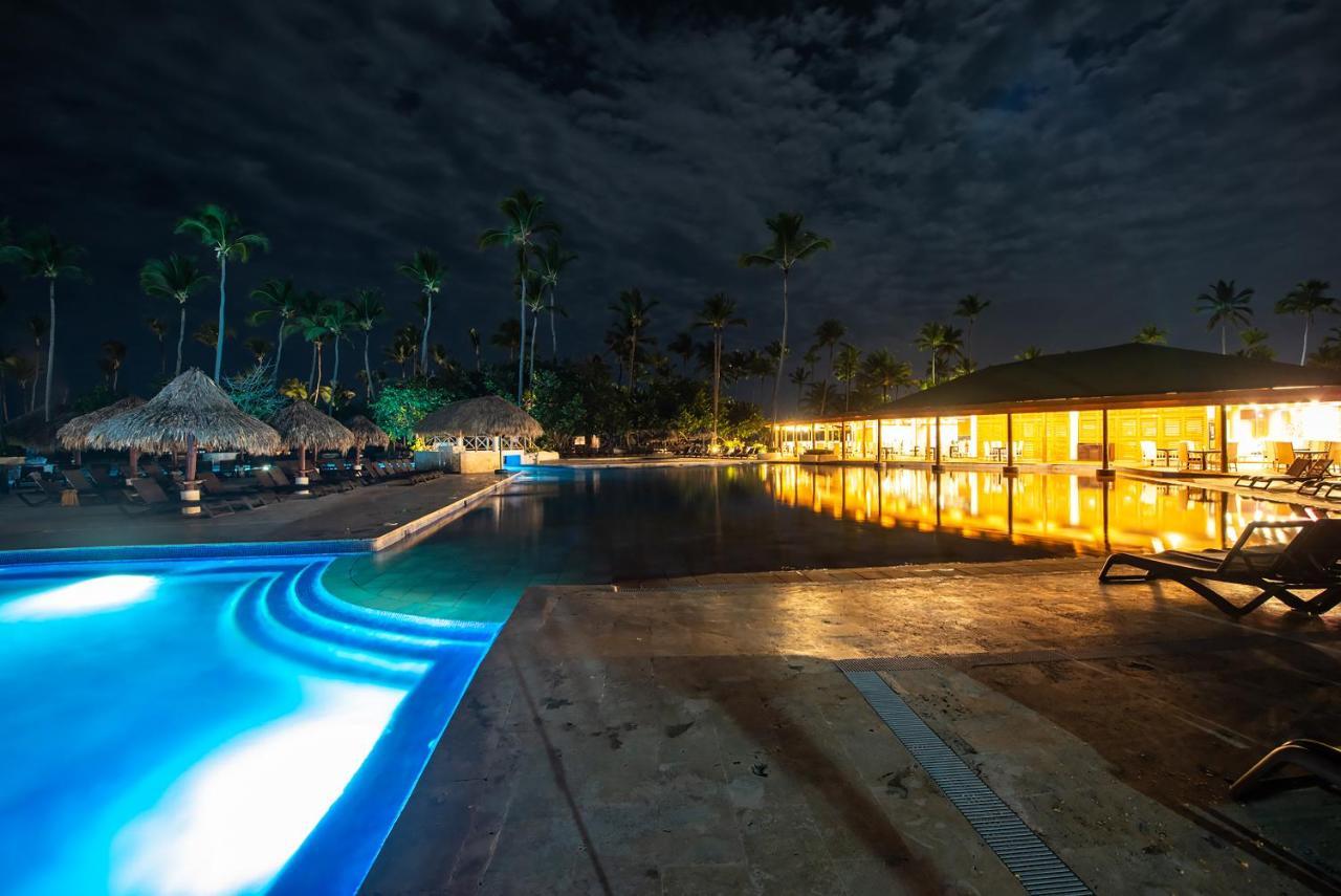 Grand Sirenis Punta Cana Resort & Aquagames Uvero Alto Exterior photo The resort at night