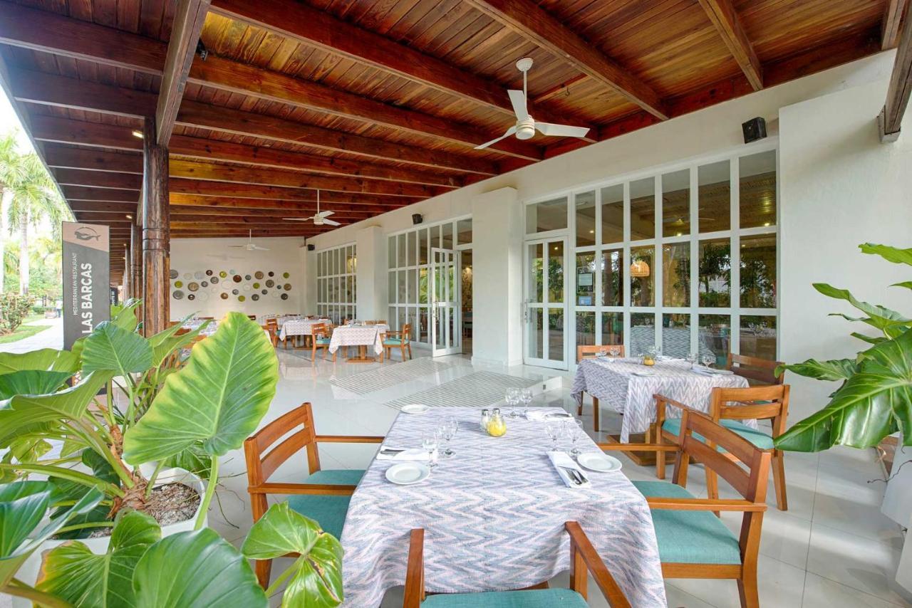 Grand Sirenis Punta Cana Resort & Aquagames Uvero Alto Exterior photo The restaurant at the resort